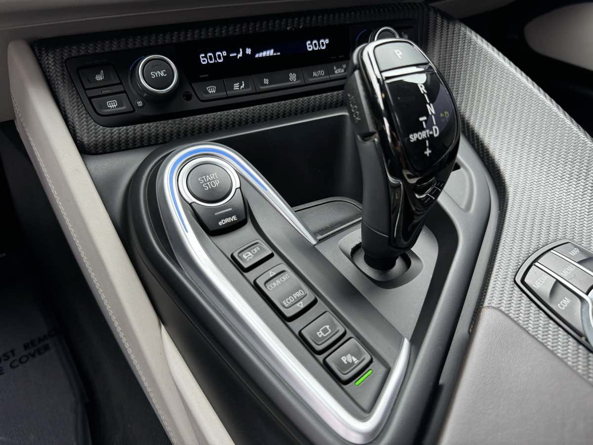 Used 2019 BMW i8 Roadster AWD/4WD image 18