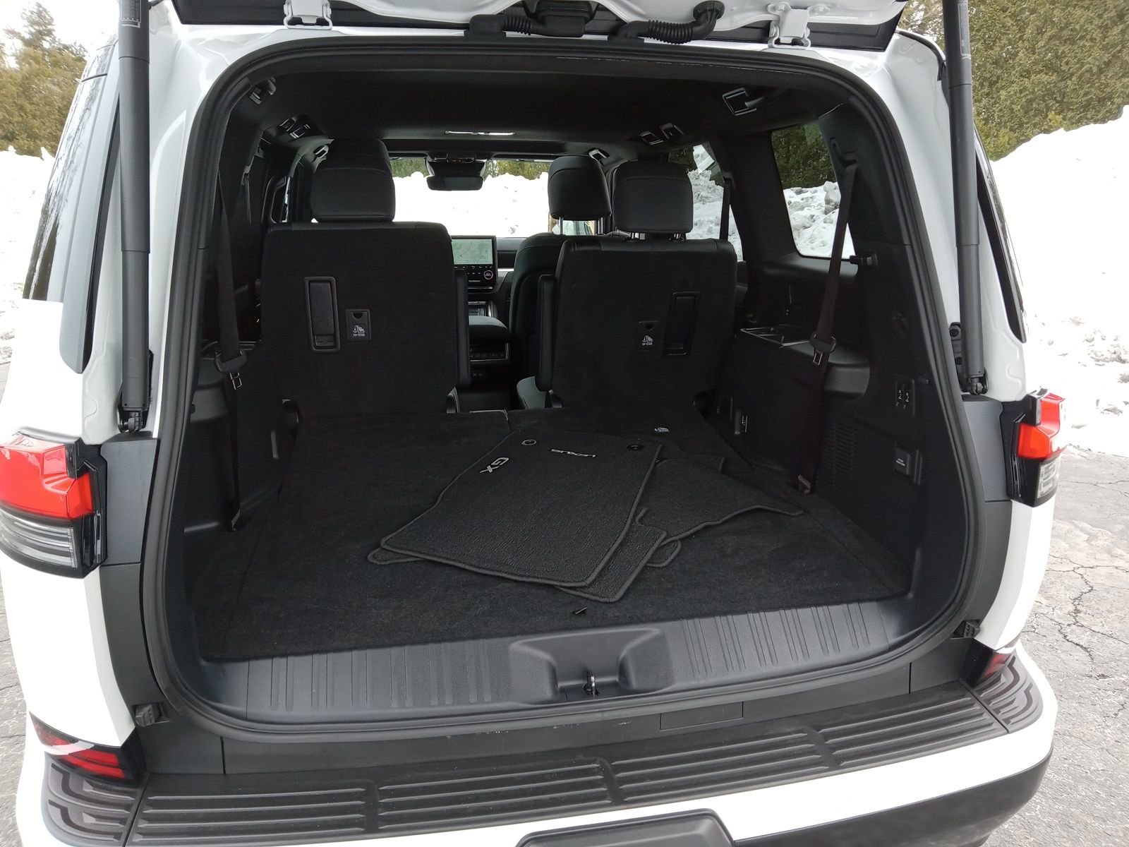 Used 2024 Lexus GX 550 w/ Accessory Package (Z1) image 26