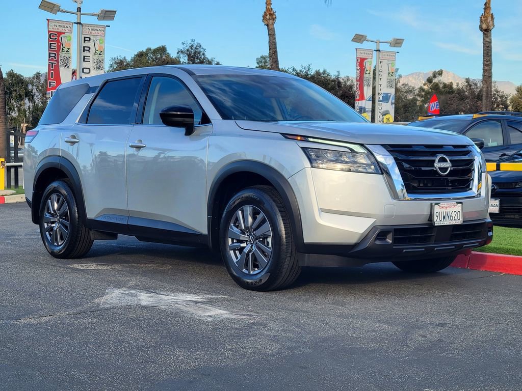 Certified 2025 Nissan Pathfinder S image 31