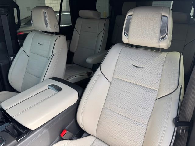 Used 2024 Cadillac Escalade Sport w/ Touring Package image 17