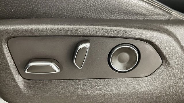 Used 2021 GMC Yukon Denali w/ Denali Ultimate Package image 34