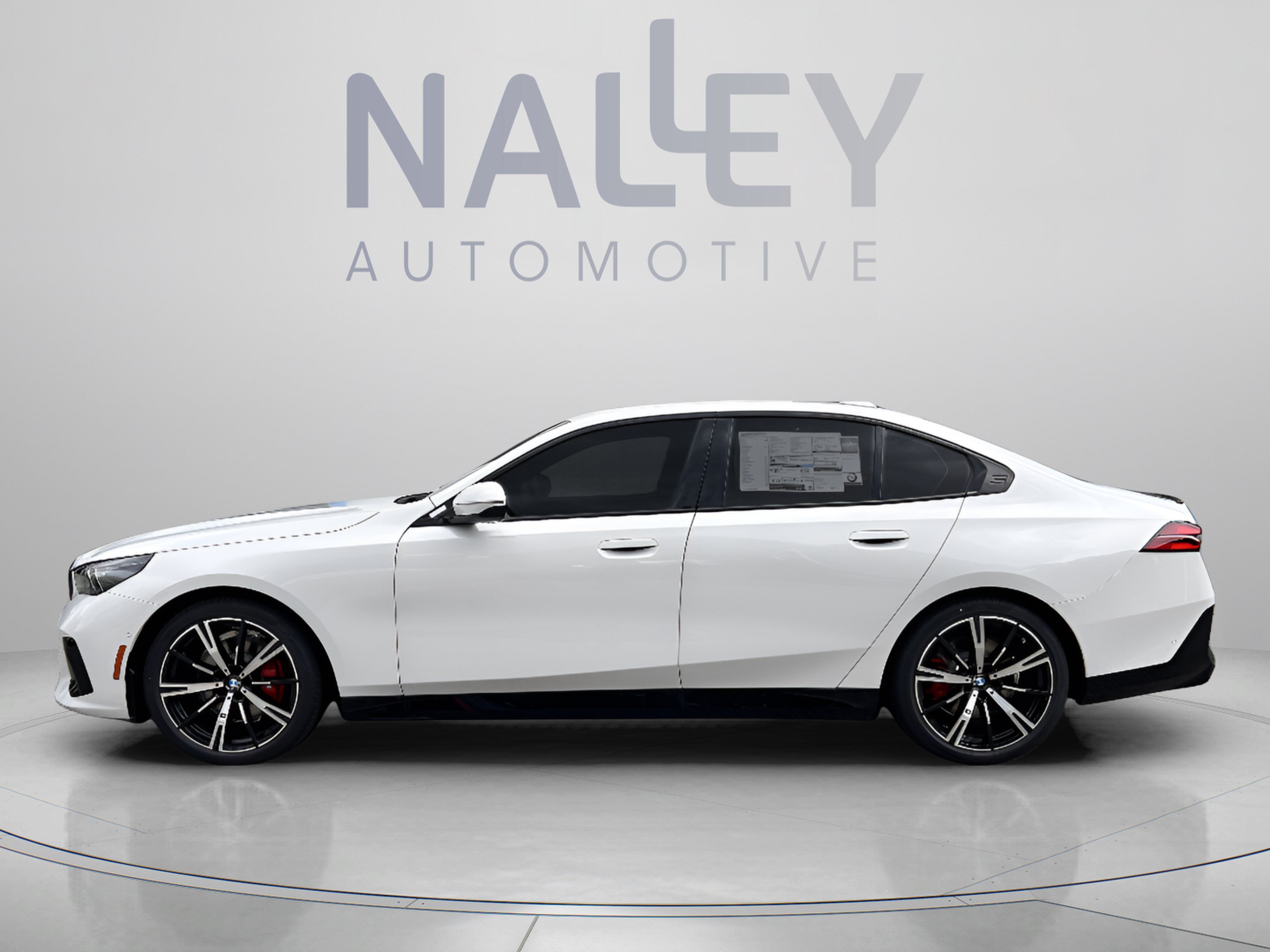 Used 2027 BMW 530i xDrive w/ M Sport Package AWD/4WD image 2