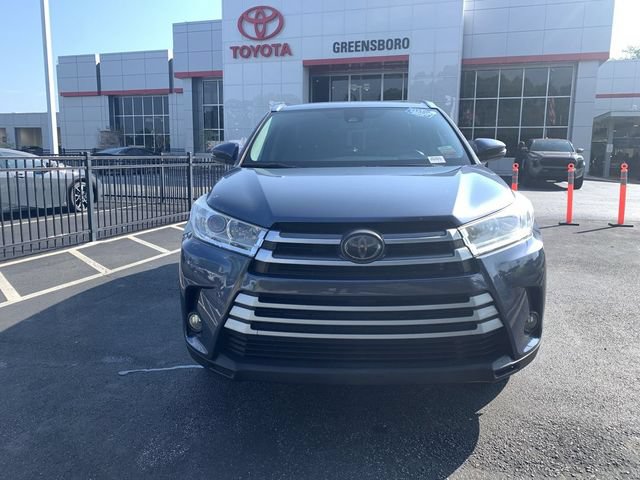 Used 2018 Toyota Highlander XLE AWD/4WD image 3