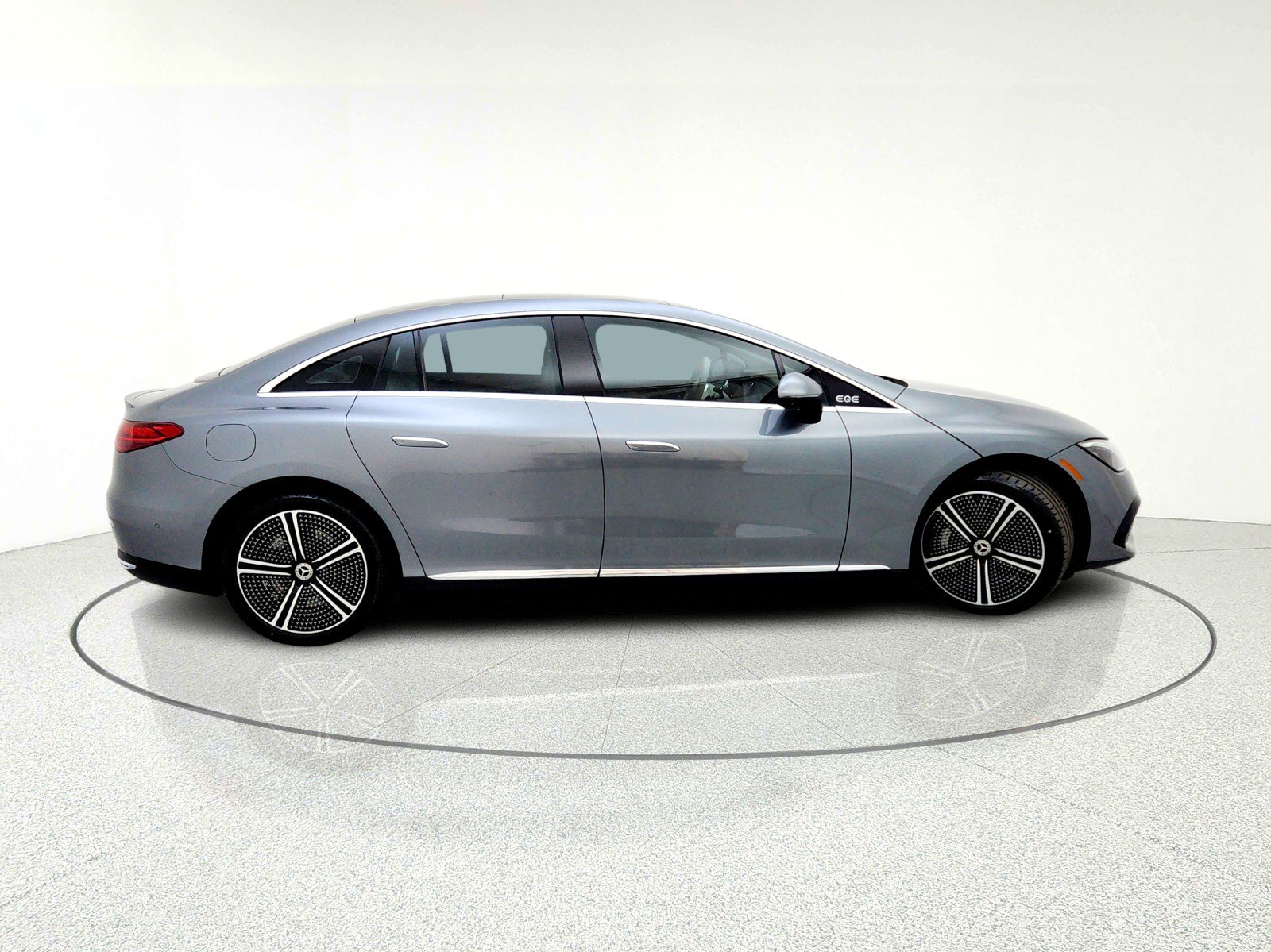 Certified 2023 Mercedes-Benz EQE 500 4MATIC Sedan image 15