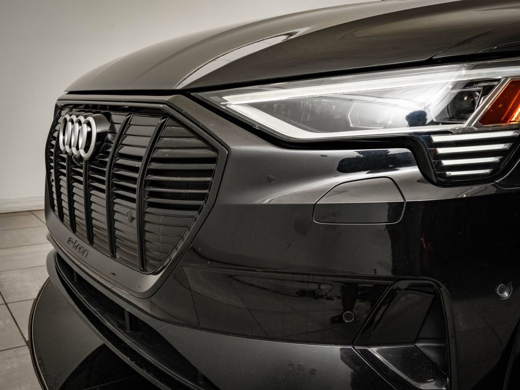 Used 2021 Audi e-tron Premium w/ Convenience Plus Package AWD/4WD image 3