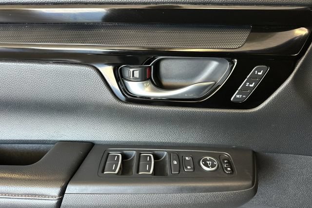 Used 2025 Honda CR-V Sport Touring image 12