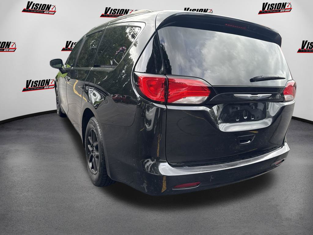 Used 2020 Chrysler Voyager Lxi FWD image 7