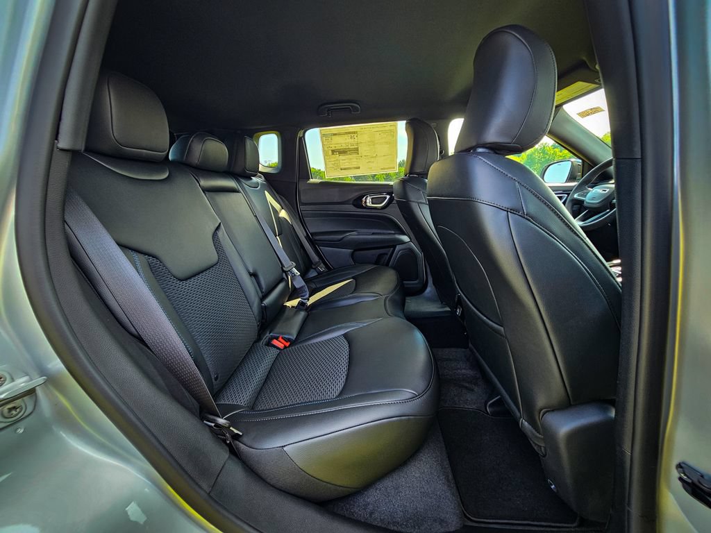 New 2026 Jeep Compass Latitude AWD/4WD image 35