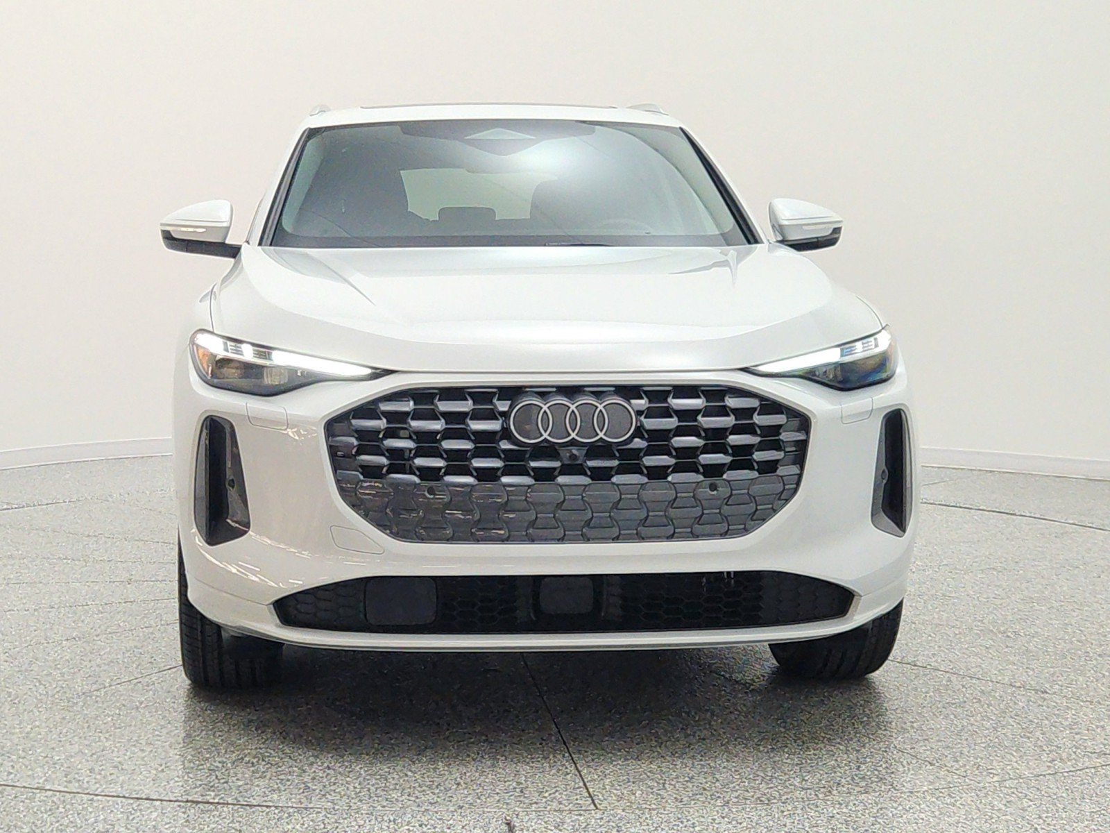 Used 2025 Audi Q5 Premium Plus w/ Premium Plus AWD/4WD image 2