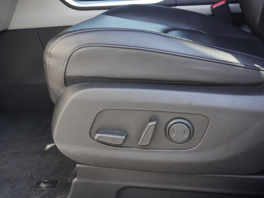 Used 2023 Kia Carnival LX image 27