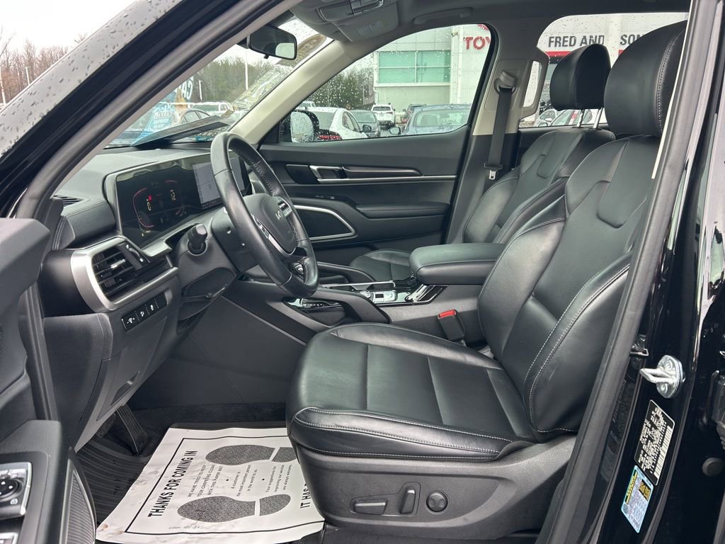 Used 2024 Kia Telluride S w/ S Sunroof Package image 2