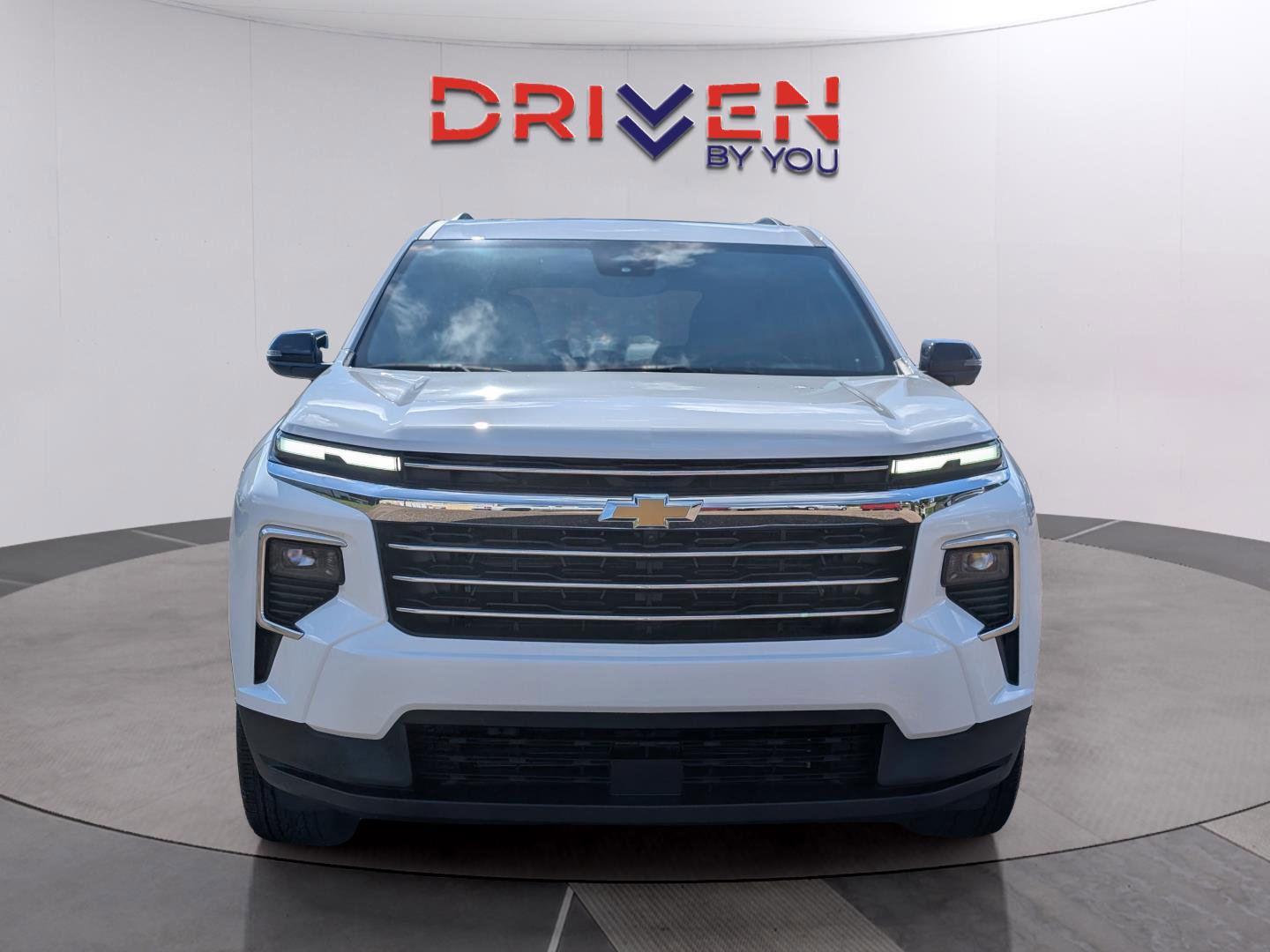 New 2026 Chevrolet Traverse LT w/ Sun and Wheel Package FWD image 8