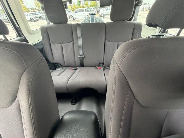Used 2014 Jeep Wrangler Unlimited Sport w/ Connectivity Group AWD/4WD image 32