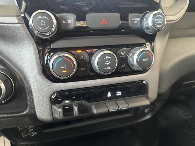 New 2024 RAM 2500 Tradesman w/ Chrome Appearance Group AWD/4WD image 18