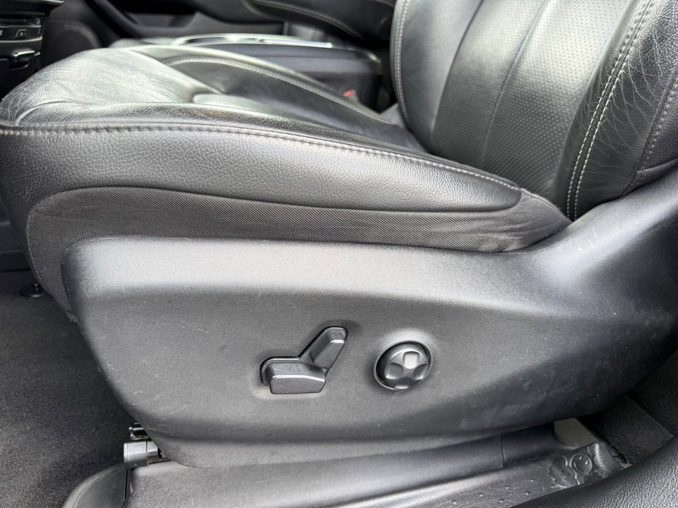 Used 2020 Chrysler Pacifica Touring-L Plus image 15