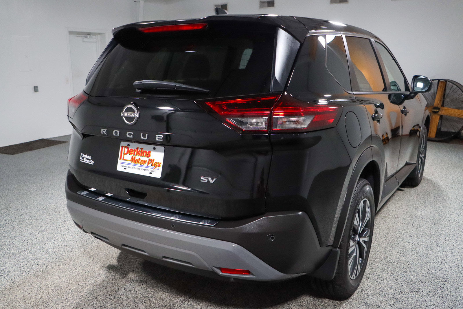 Used 2023 Nissan Rogue SV image 7