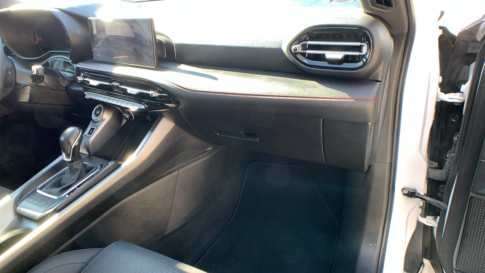 Used 2024 Dodge Hornet GT image 28