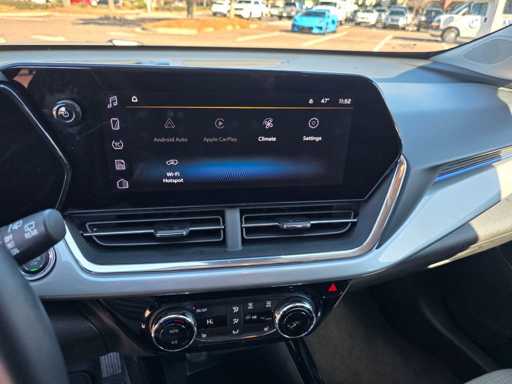 Certified 2025 Chevrolet Trax LT w/ LT Convenience Package image 15