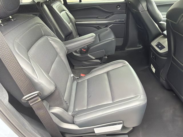 New 2027 Lincoln Navigator Premiere RWD image 18