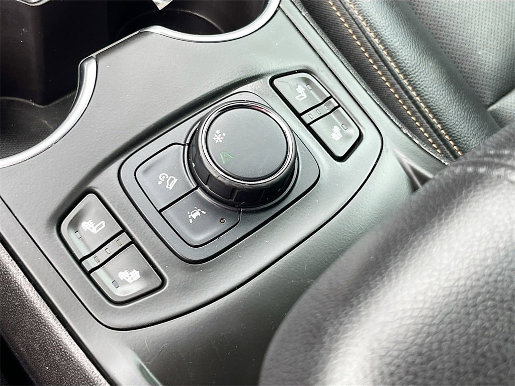 Used 2018 GMC Terrain SLT w/ Preferred Package image 21