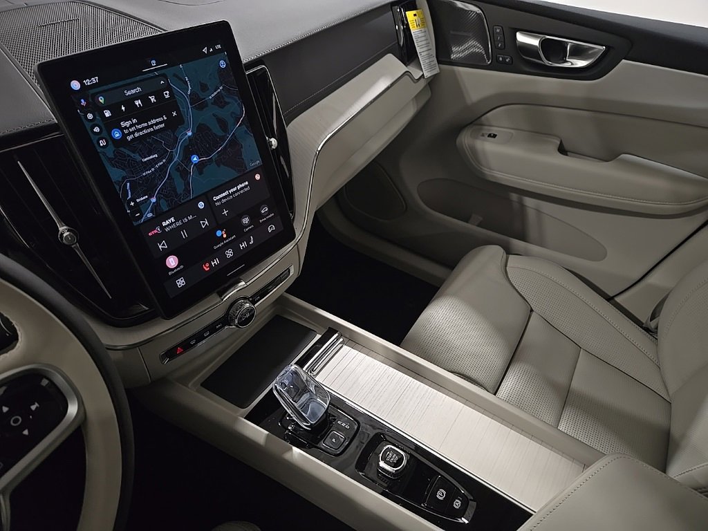 New 2026 Volvo XC60 T8 Ultra w/ Protection Package Premier image 11