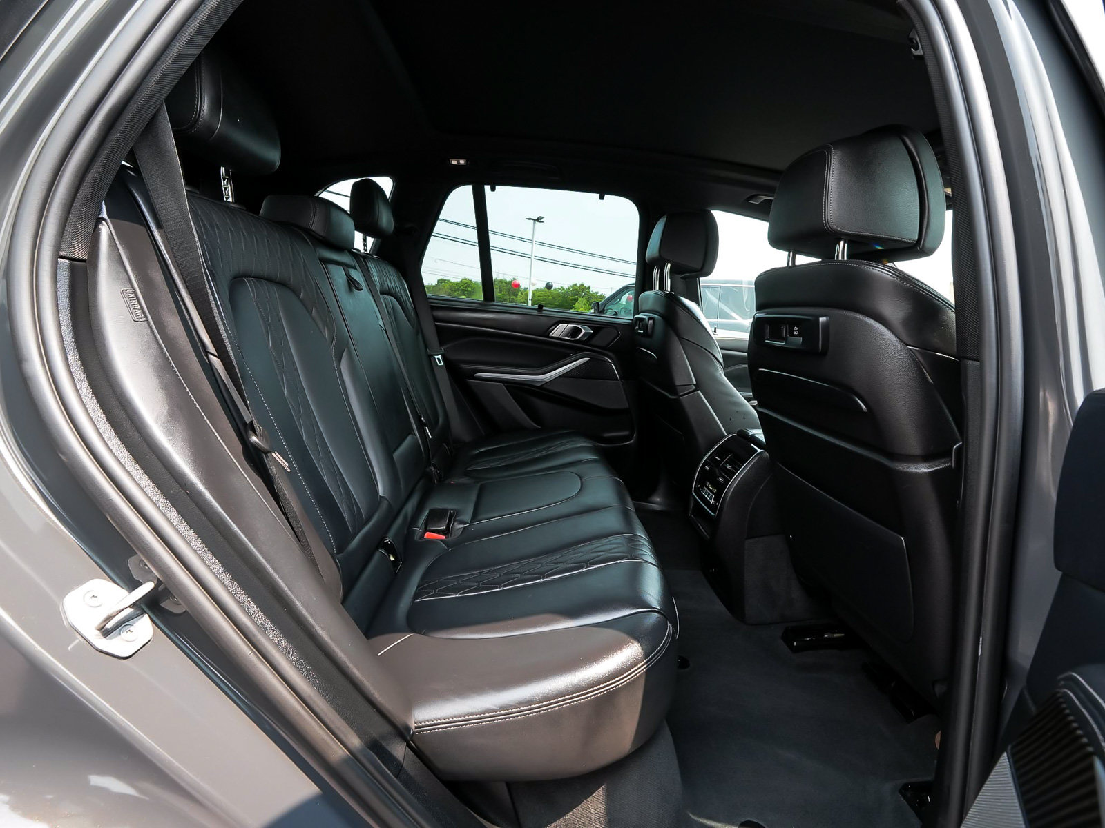 Used 2022 BMW X5 M50i w/ Executive Package AWD/4WD image 40