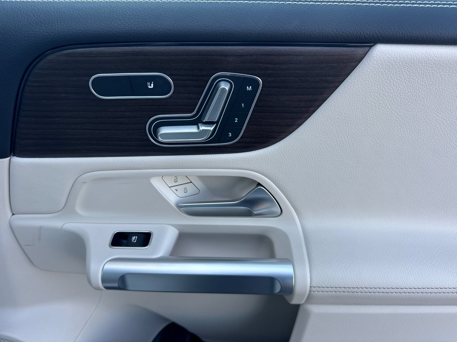 Used 2026 Mercedes-Benz GLB 250 image 19