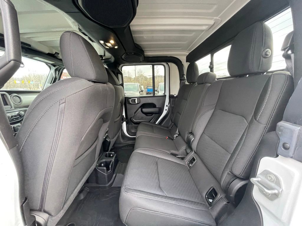 Used 2022 Jeep Gladiator Willys image 24