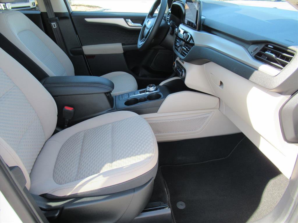 Used 2020 Ford Escape SE image 10