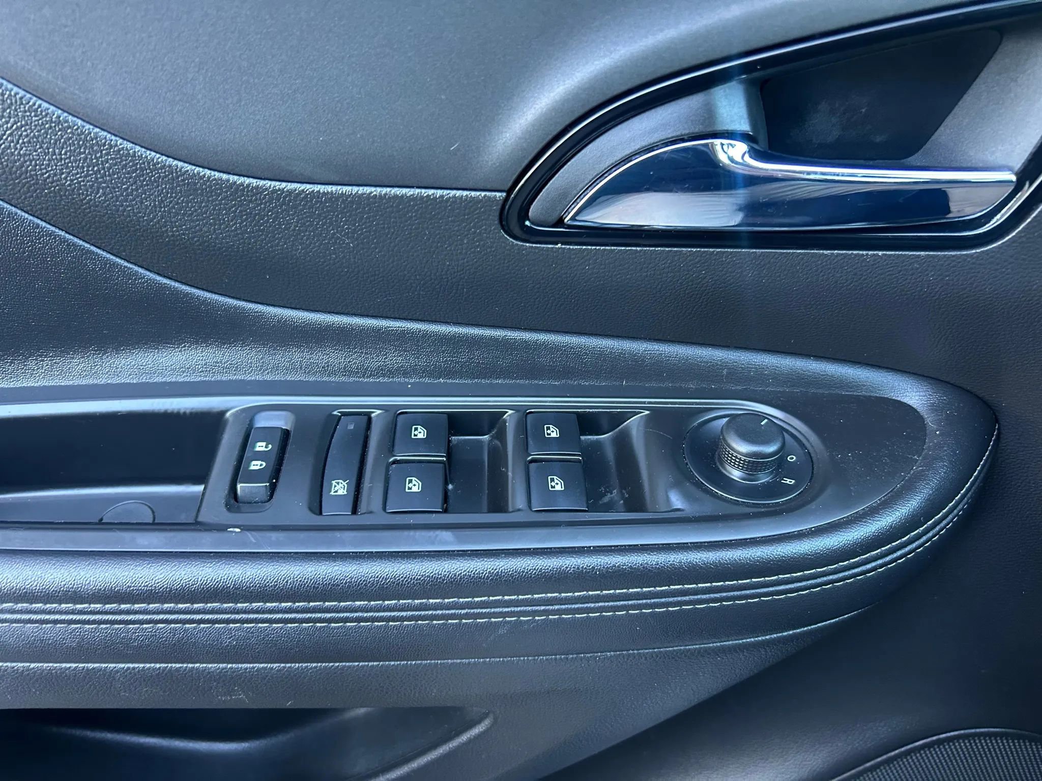 Used 2018 Buick Encore Preferred image 13