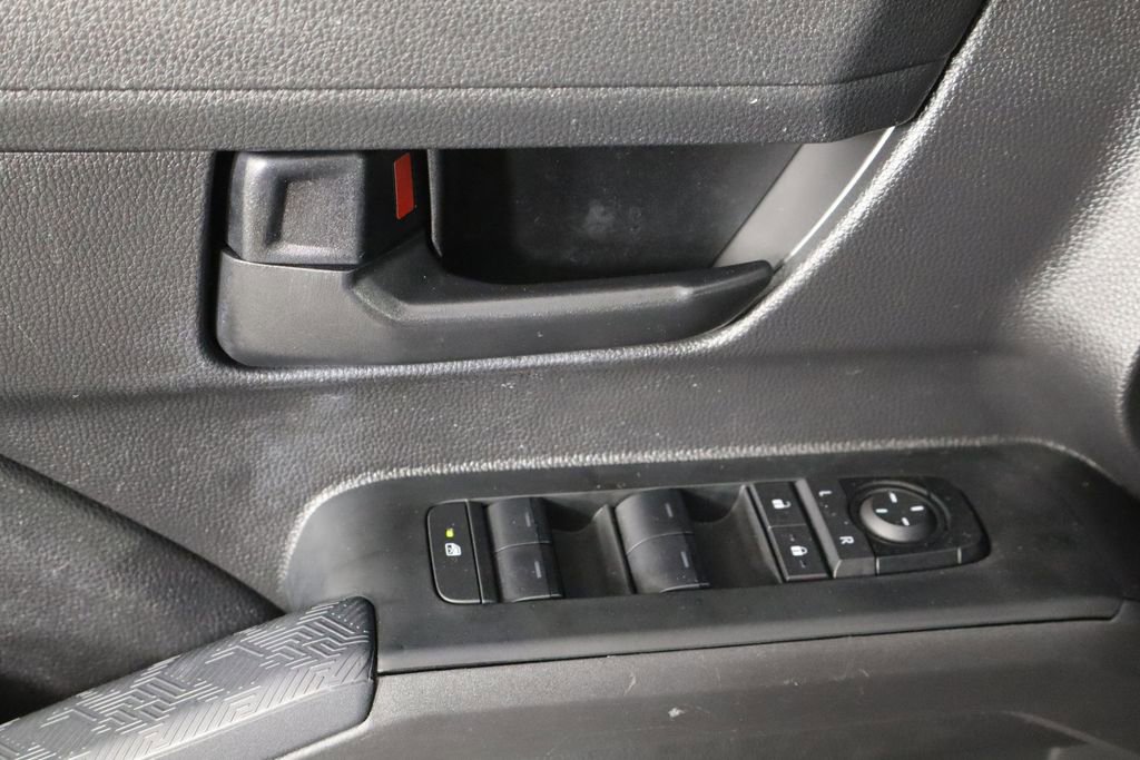 Used 2025 Toyota Tacoma SR5 AWD/4WD image 22