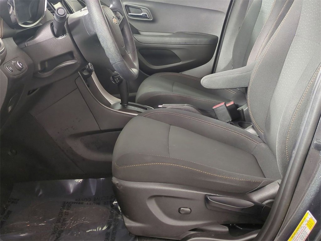 Certified 2019 Chevrolet Trax LS w/ Tint and Cruise Package image 17