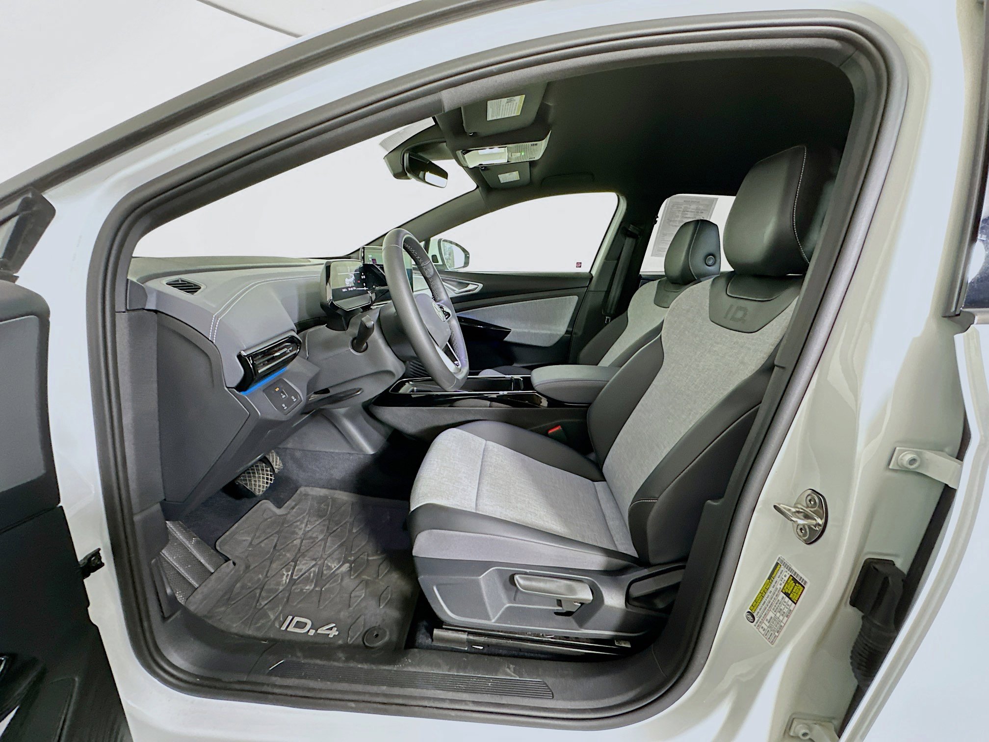 Used 2024 Volkswagen ID.4 2WD image 13