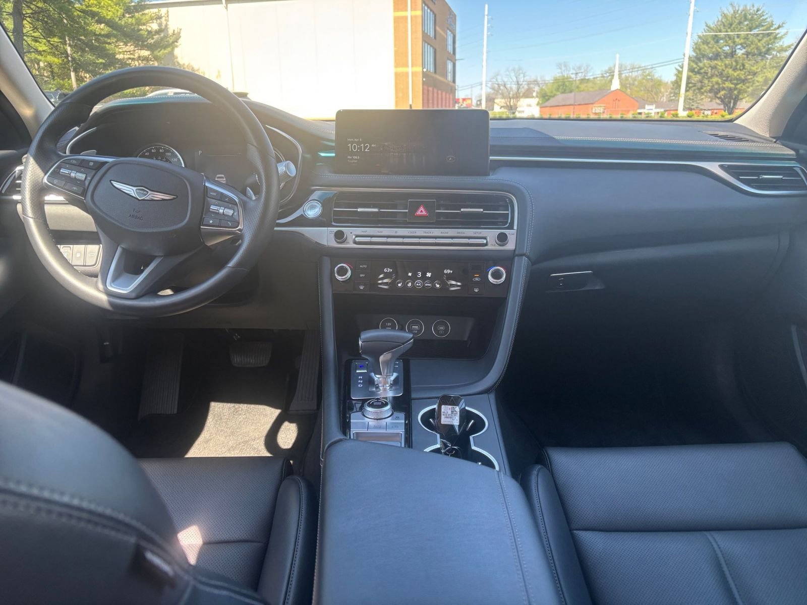 Used 2025 Genesis G70 2.5T image 33