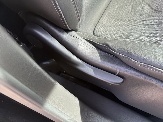 Used 2025 Buick Encore GX Preferred image 48