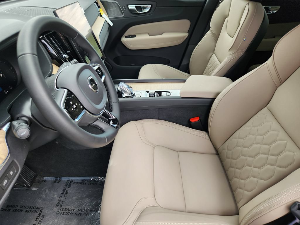 New 2026 Volvo XC60 T8 Plus w/ Protection Package Premier AWD/4WD image 4