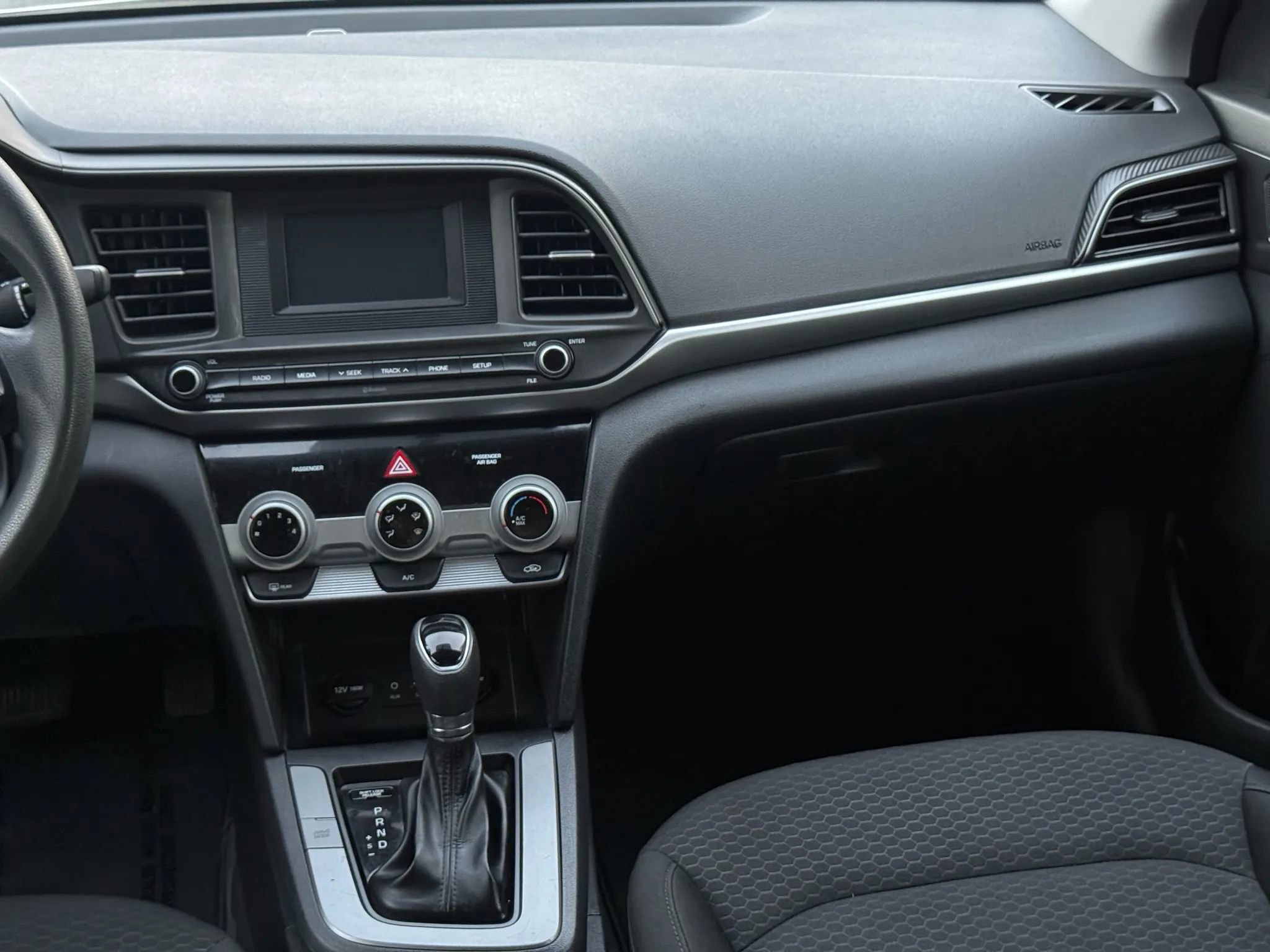 Used 2019 Hyundai Elantra SE image 26