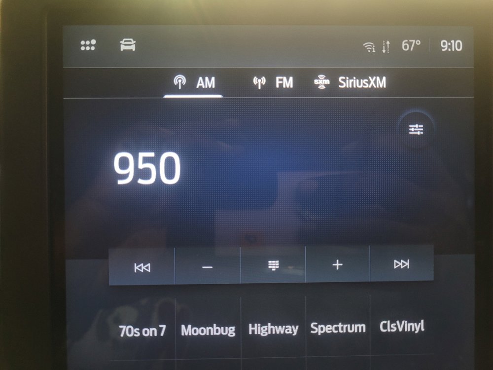 Used 2024 Ford Edge SEL image 25