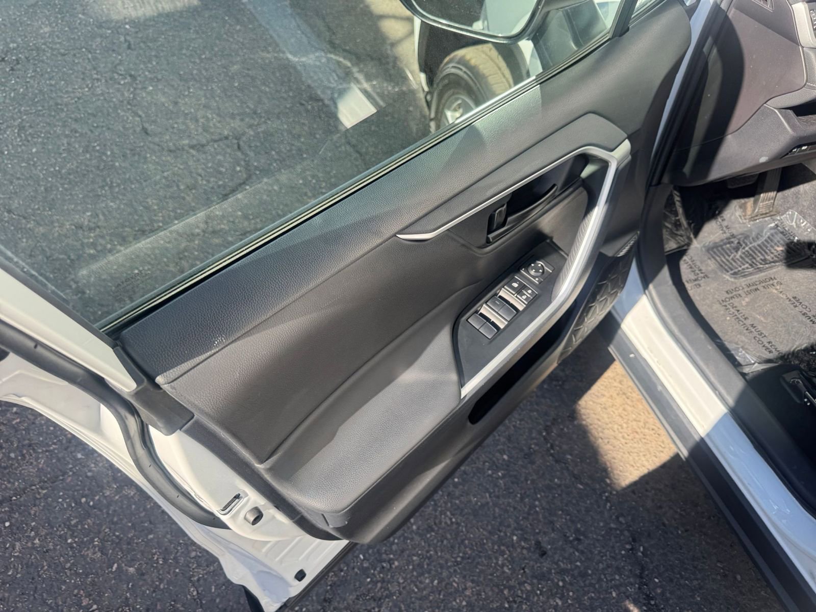 Used 2025 Toyota RAV4 LE image 20