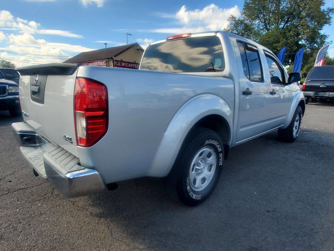 Used 2015 Nissan Frontier S image 9