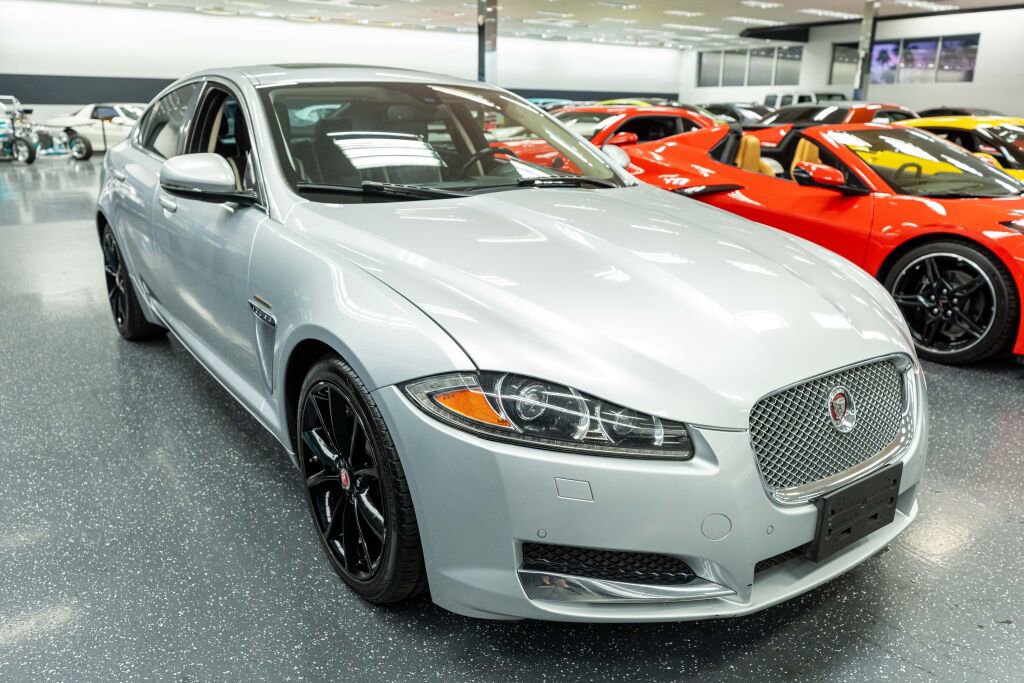 Used 2015 Jaguar XF Sport image 3