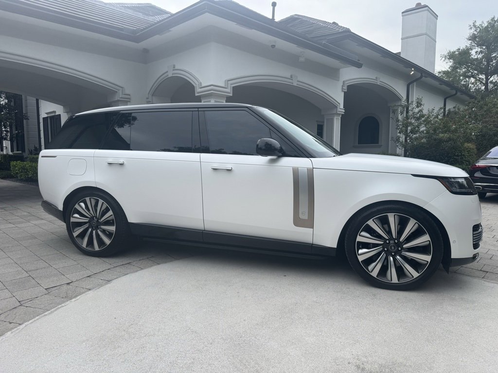 Used 2025 Land Rover Range Rover SV image 7