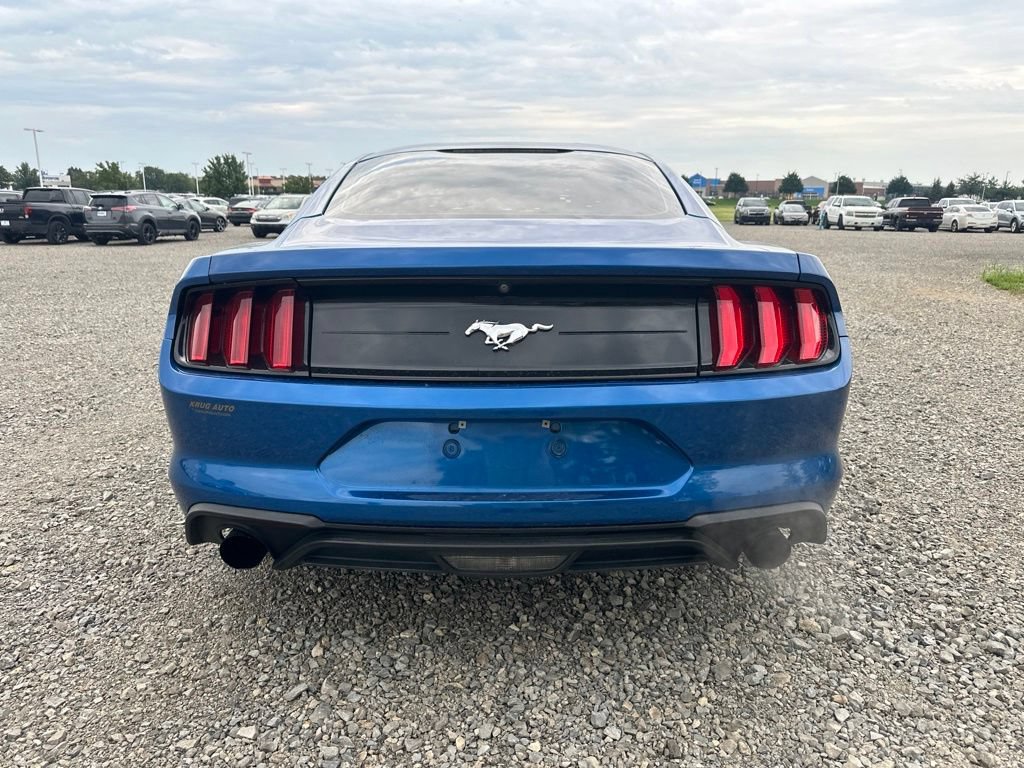 Used 2018 Ford Mustang Coupe RWD image 8