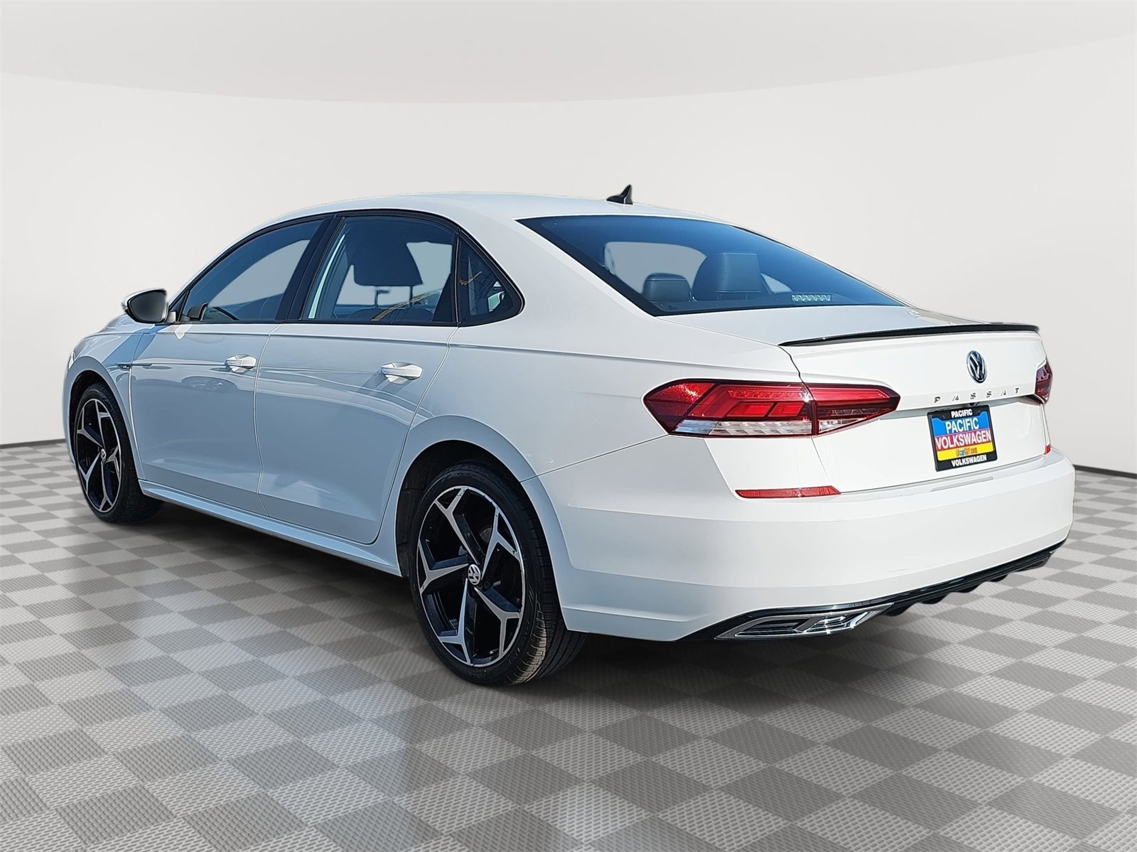 Used 2021 Volkswagen Passat 2.0T R-Line image 7