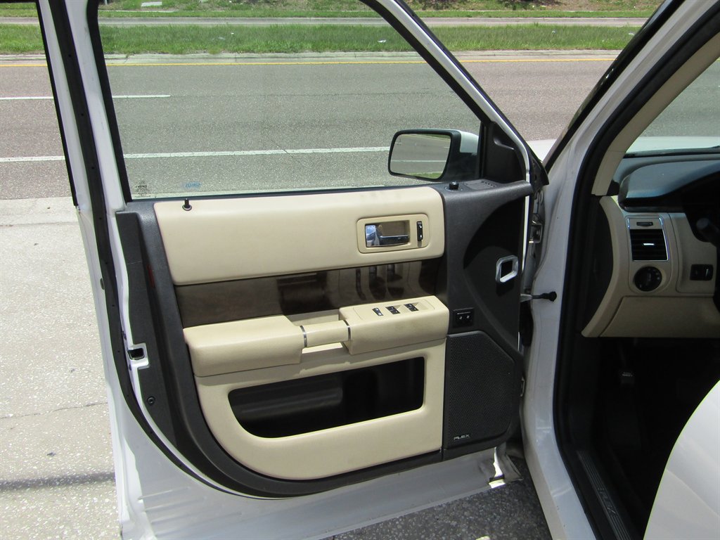 Used 2013 Ford Flex Limited AWD/4WD image 7