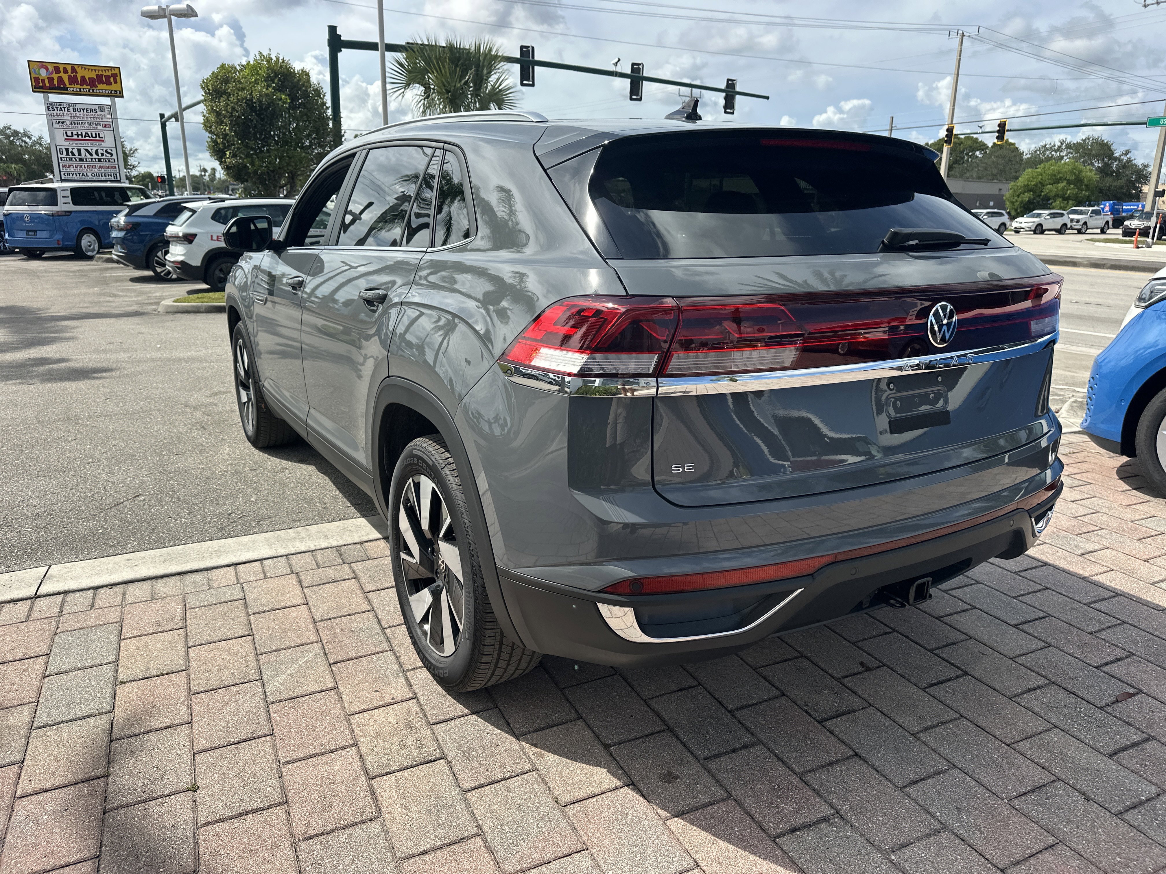 New 2026 Volkswagen Atlas Cross Sport SE image 8