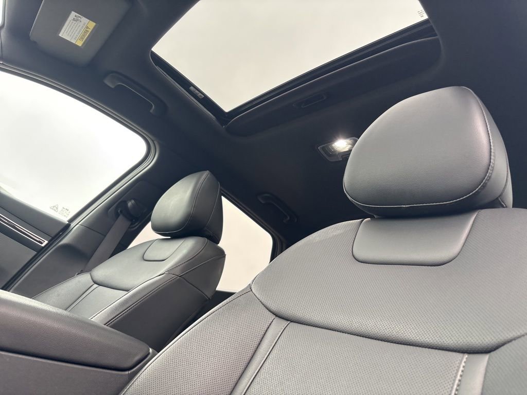 Used 2024 Hyundai Santa Cruz Night image 2