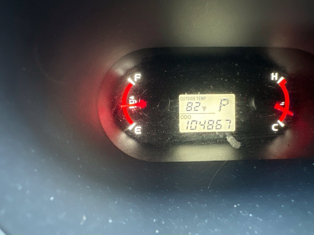 Used 2010 Pontiac Vibe AWD w/ Preferred Package image 13