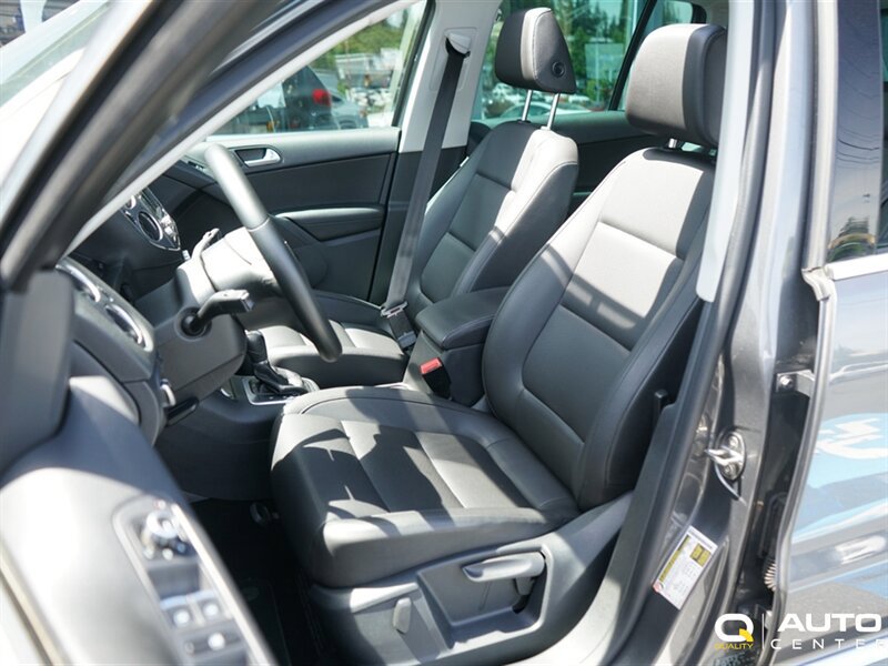 Used 2015 Volkswagen Tiguan SEL AWD/4WD image 12