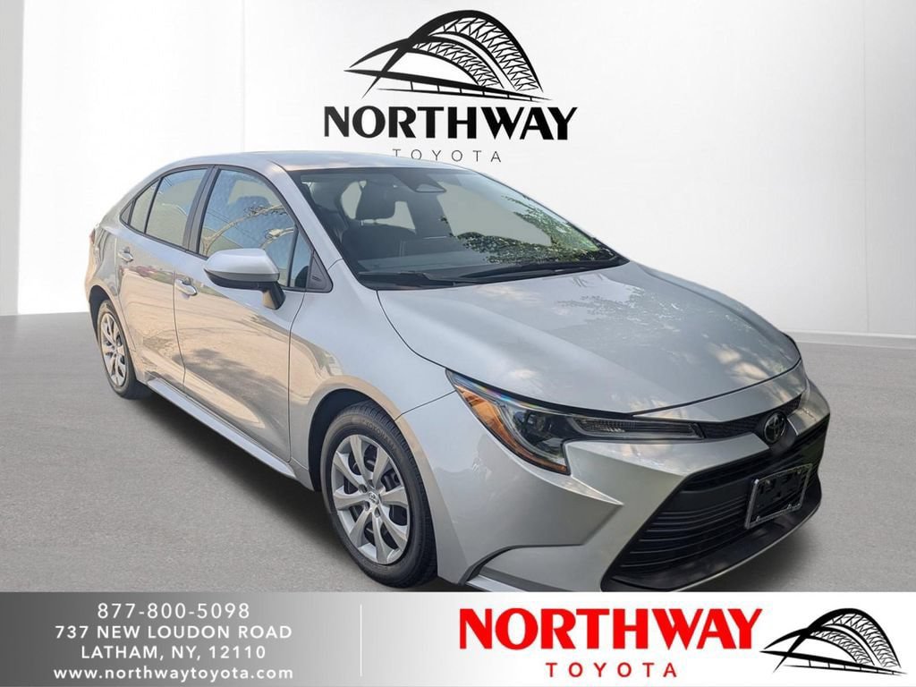 Used 2024 Toyota Corolla LE FWD image 1
